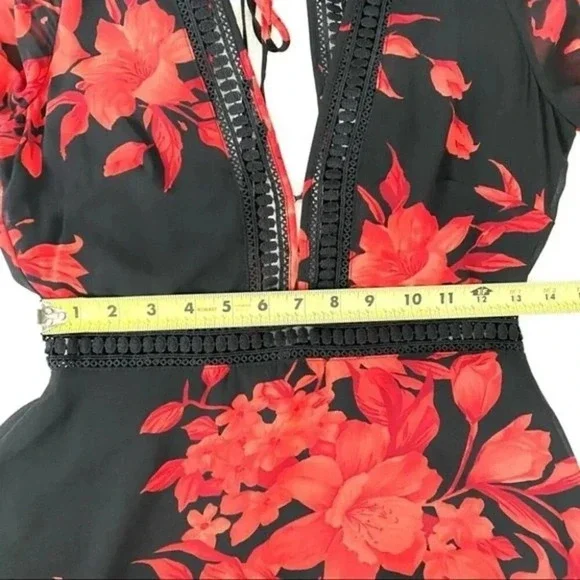 Lulu’s Feel the Love Black & Red Floral Print Bell Sleeve Size S - Picture 11 of 16